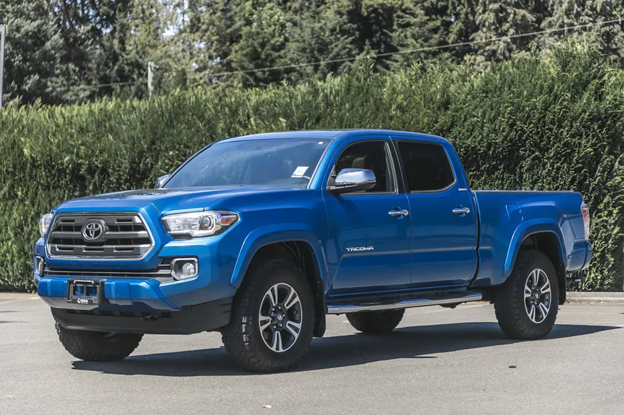 Toyota Tacoma снимка Toyota Tacoma