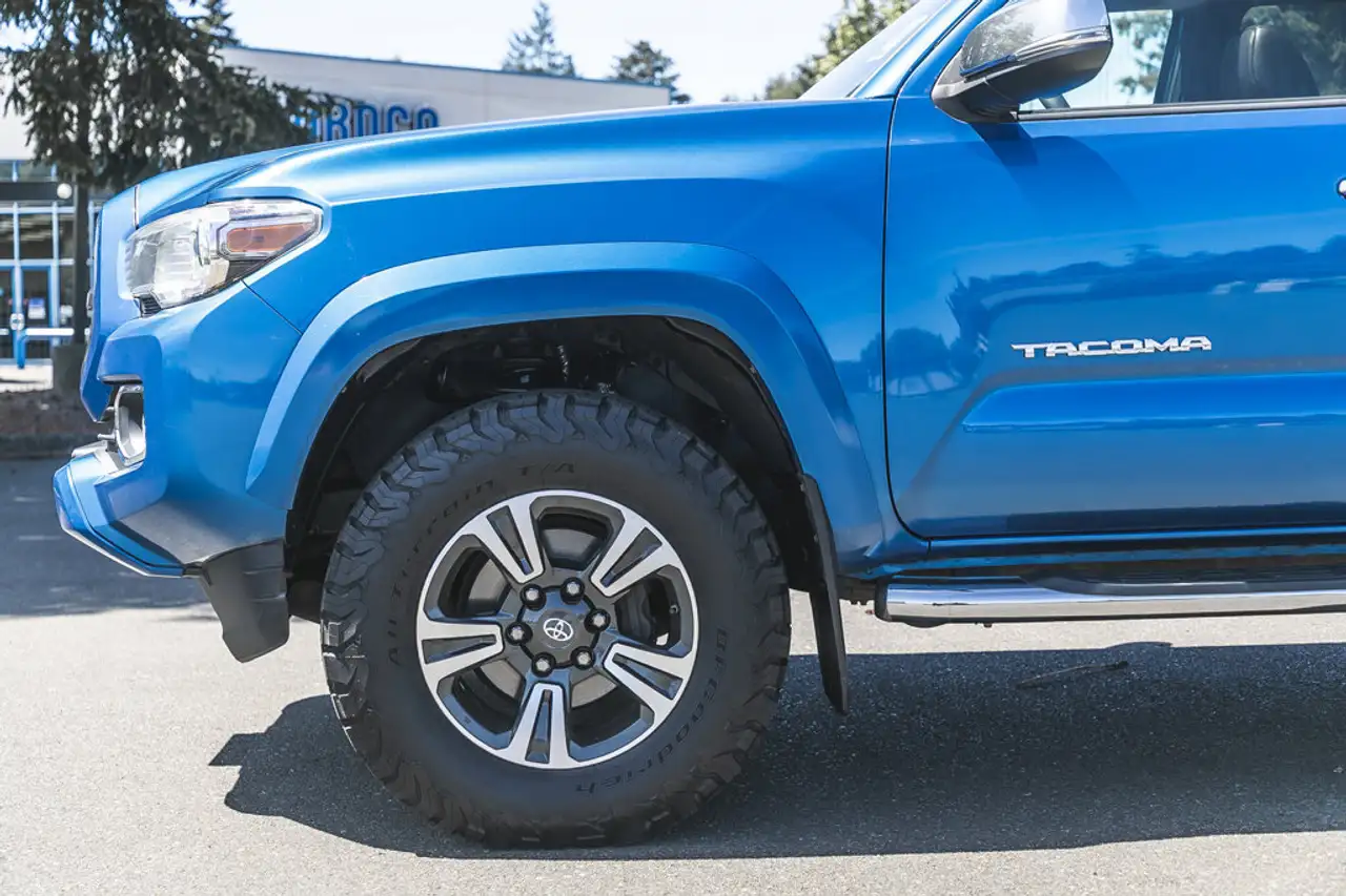 Toyota Tacoma снимка Toyota Tacoma