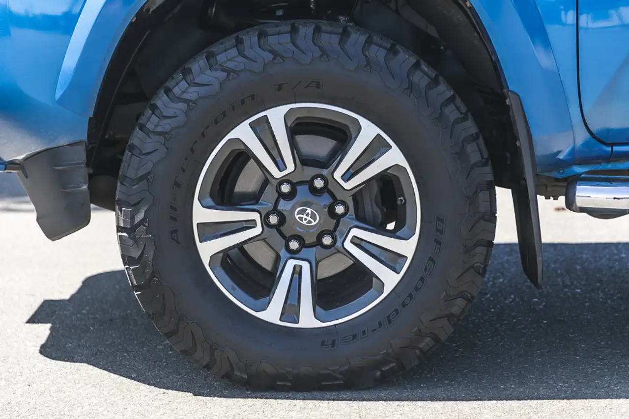 Toyota Tacoma снимка Toyota Tacoma