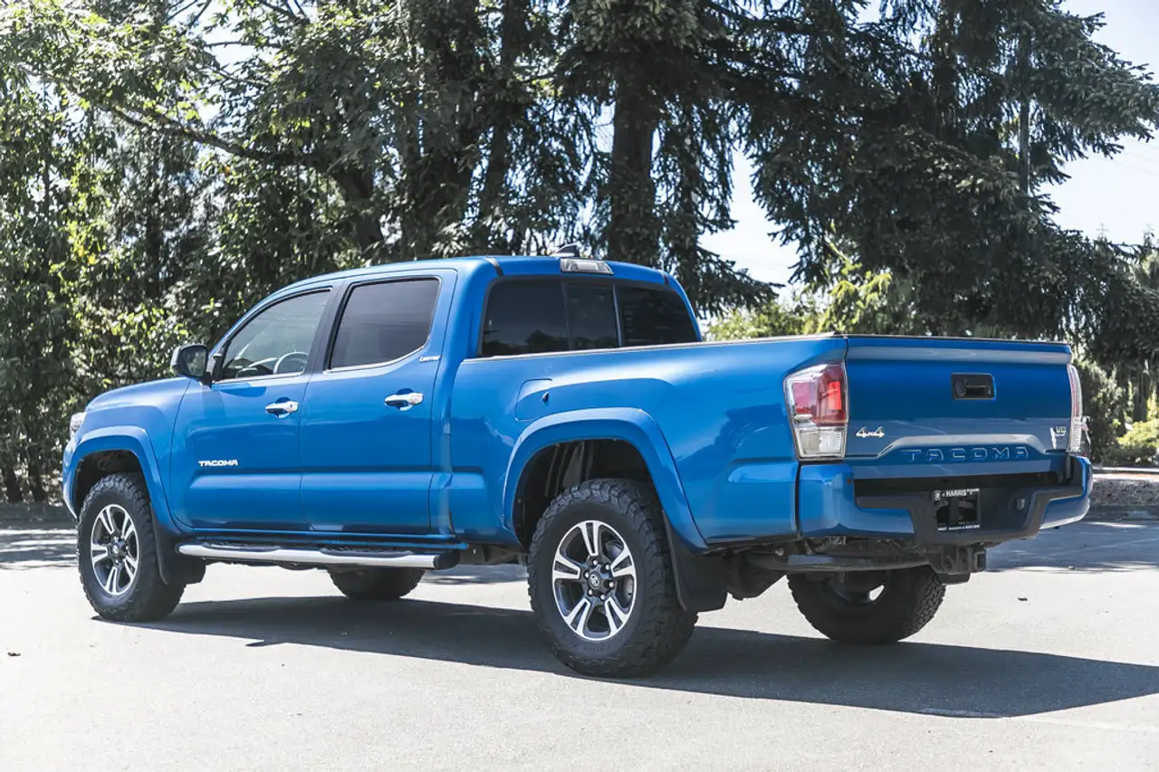 Toyota Tacoma снимка Toyota Tacoma