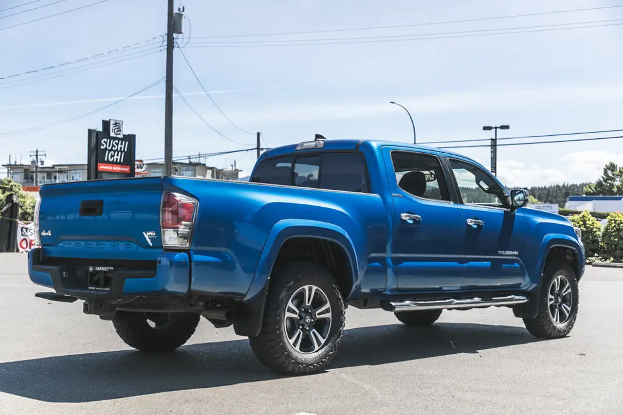 Toyota Tacoma снимка Toyota Tacoma
