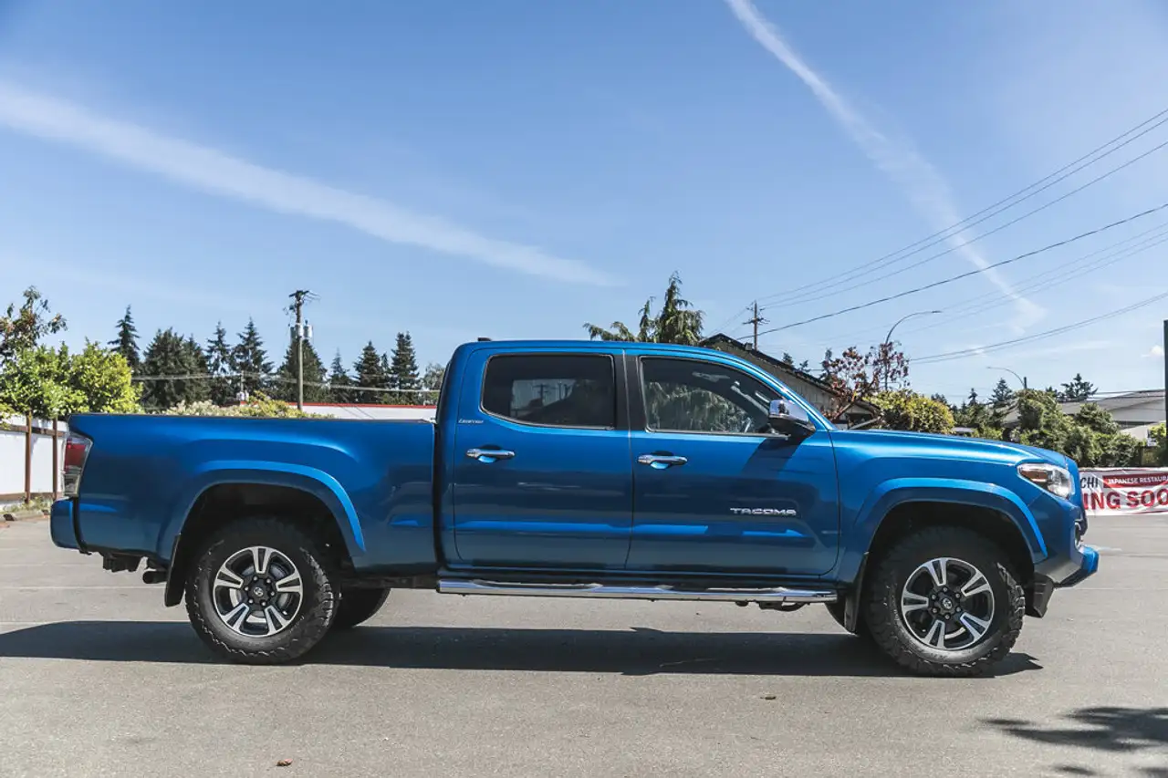Toyota Tacoma снимка Toyota Tacoma