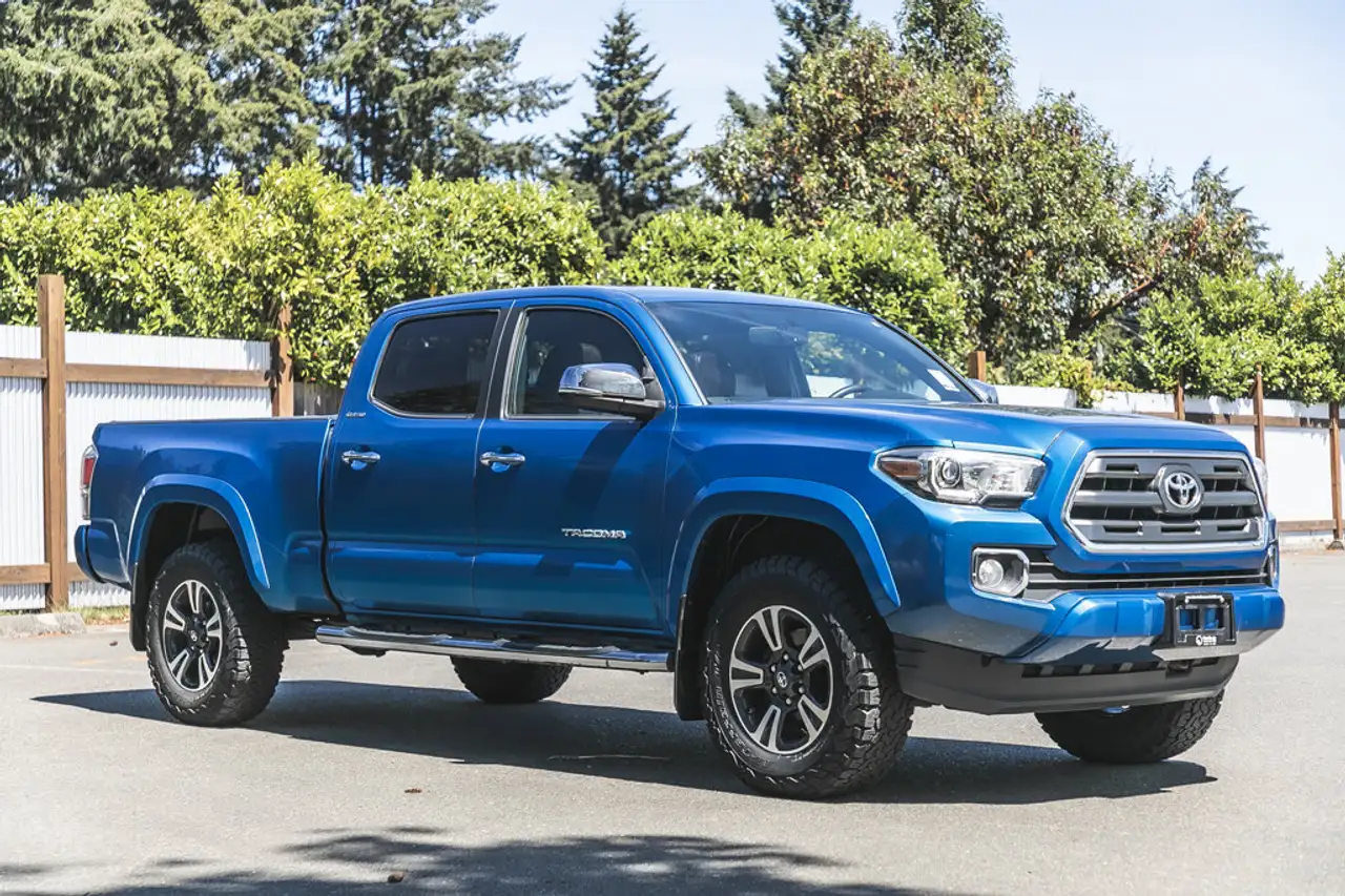Toyota Tacoma снимка Toyota Tacoma