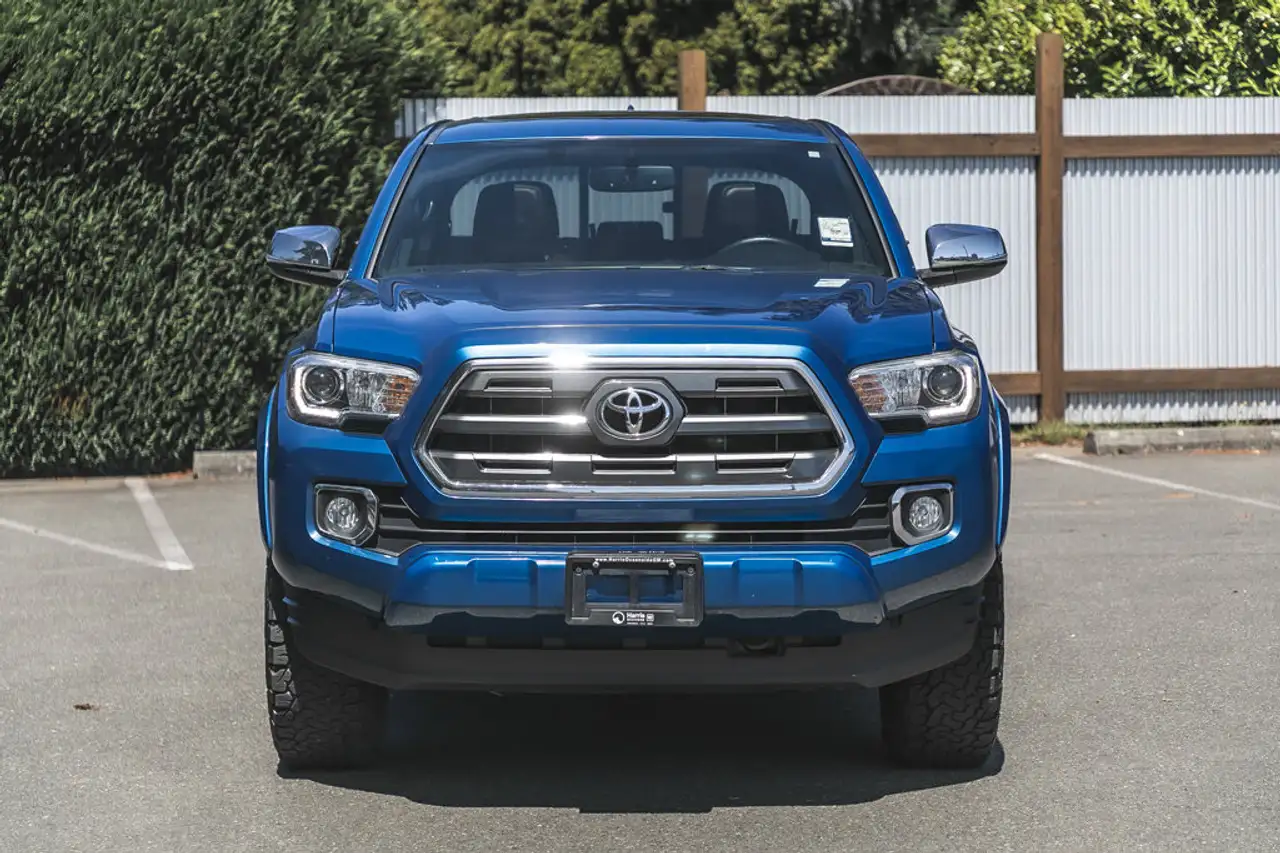 Toyota Tacoma снимка Toyota Tacoma