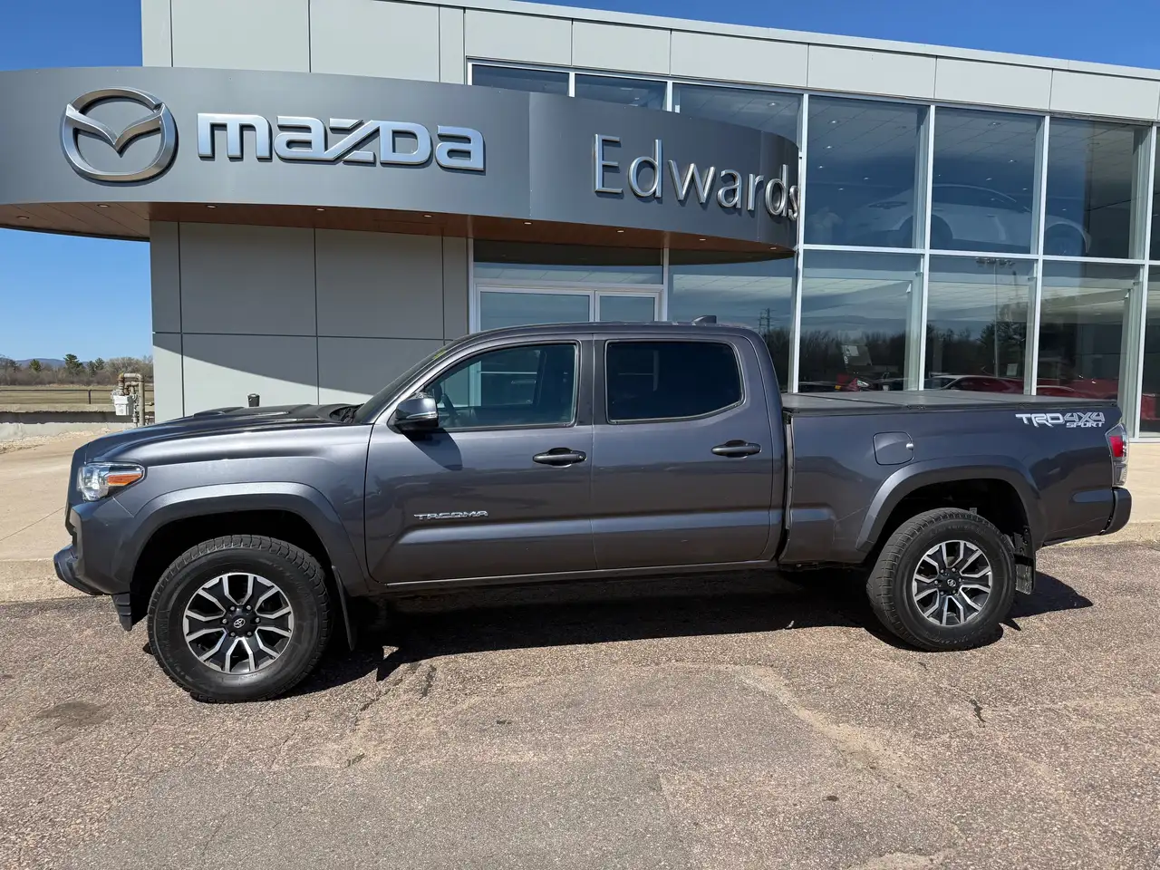 Toyota Tacoma снимка Toyota Tacoma