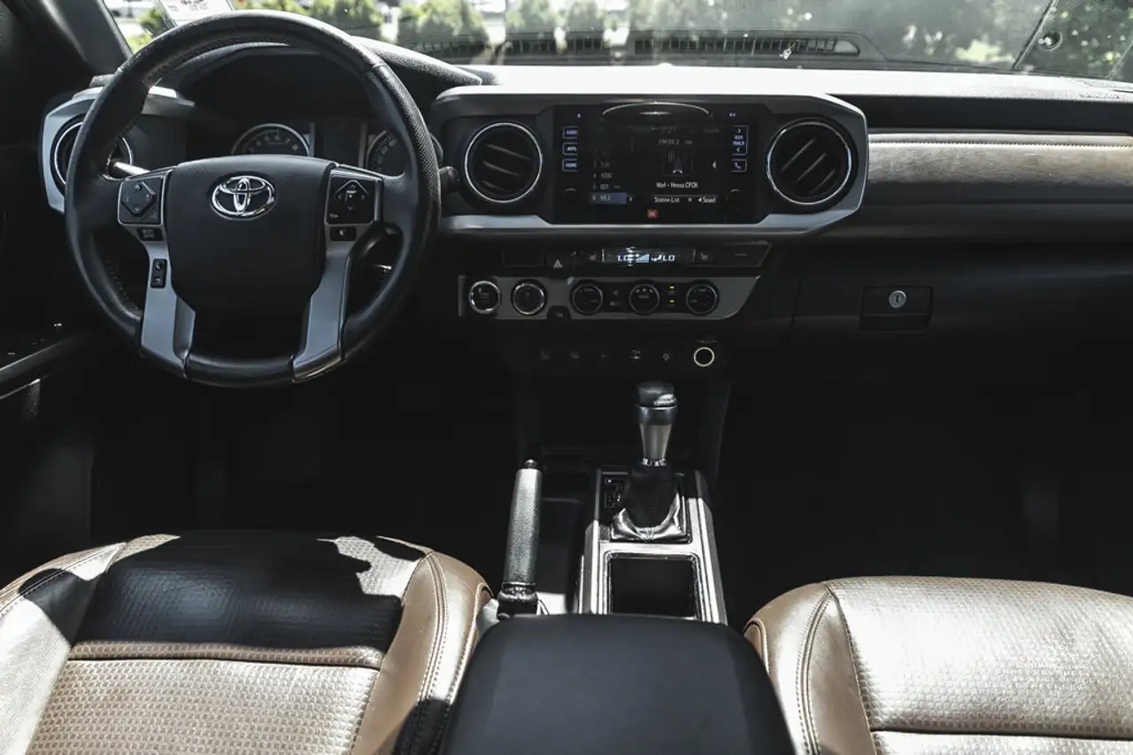 Toyota Tacoma снимка Toyota Tacoma