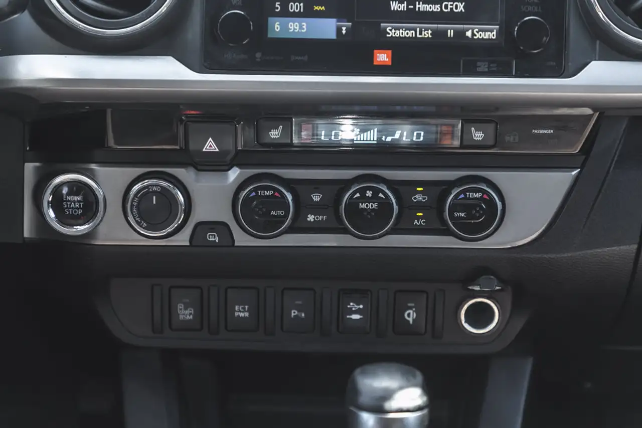 Toyota Tacoma снимка Toyota Tacoma