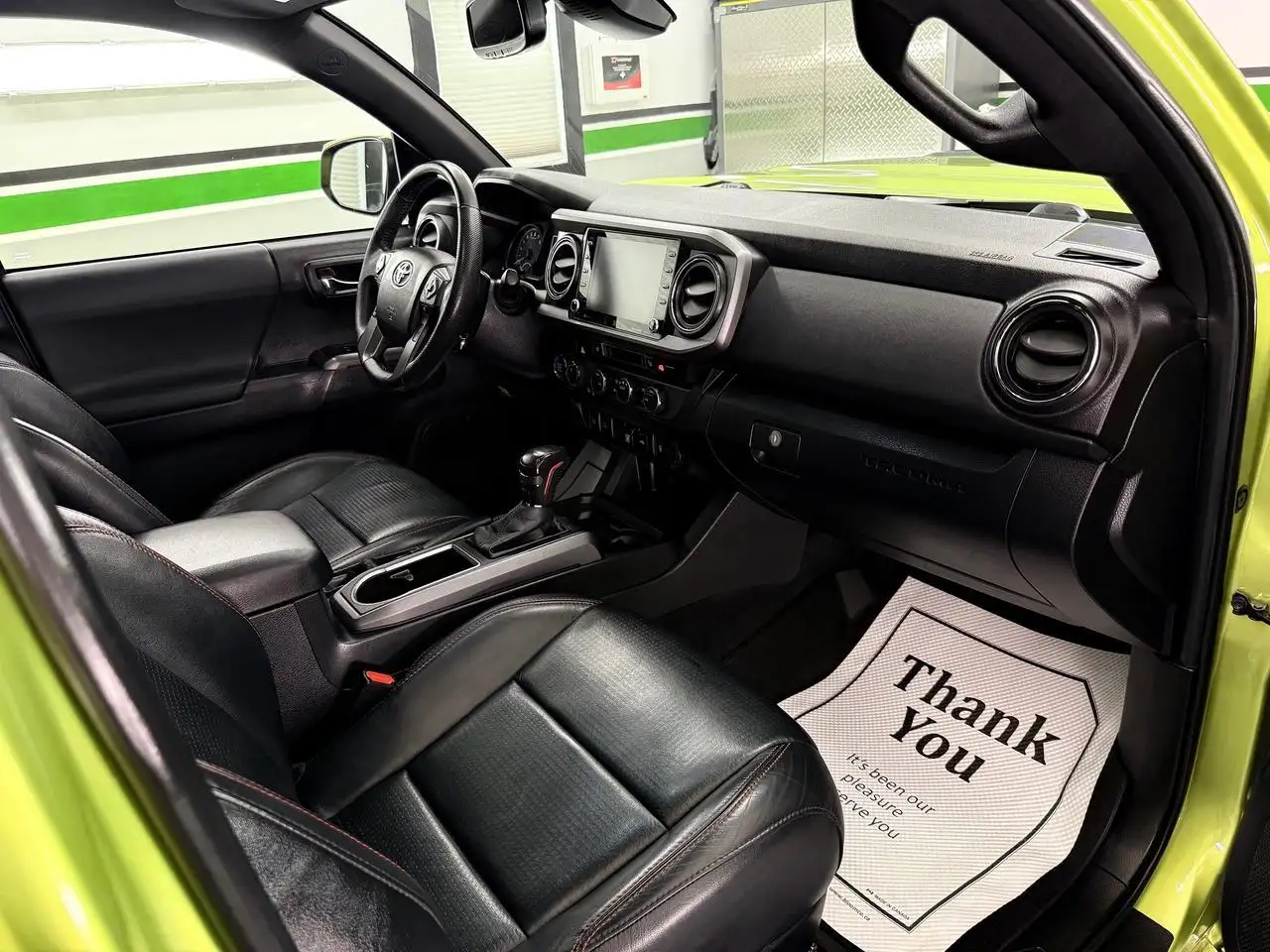 Toyota Tacoma снимка Toyota Tacoma