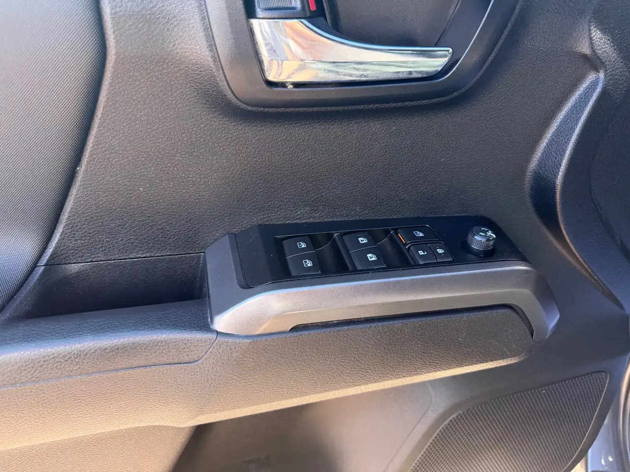 Toyota Tacoma снимка Toyota Tacoma