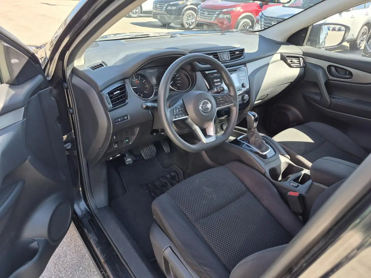 Nissan Qashqai снимка Nissan Qashqai