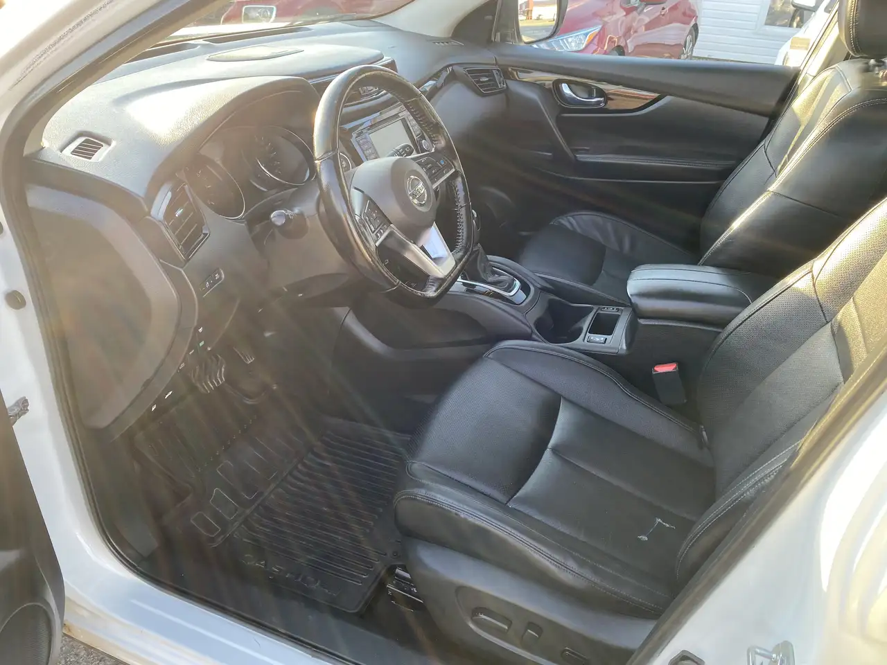 Nissan Qashqai снимка Nissan Qashqai