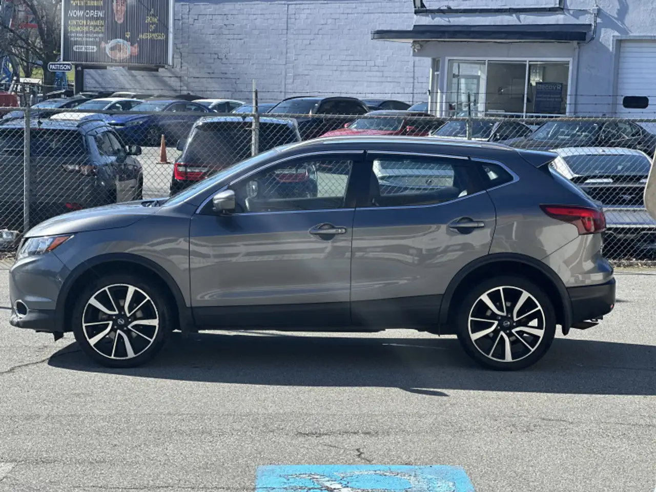 Nissan Qashqai снимка Nissan Qashqai