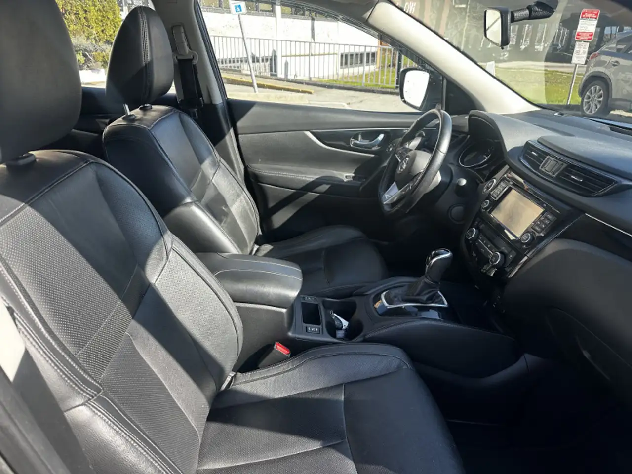 Nissan Qashqai снимка Nissan Qashqai