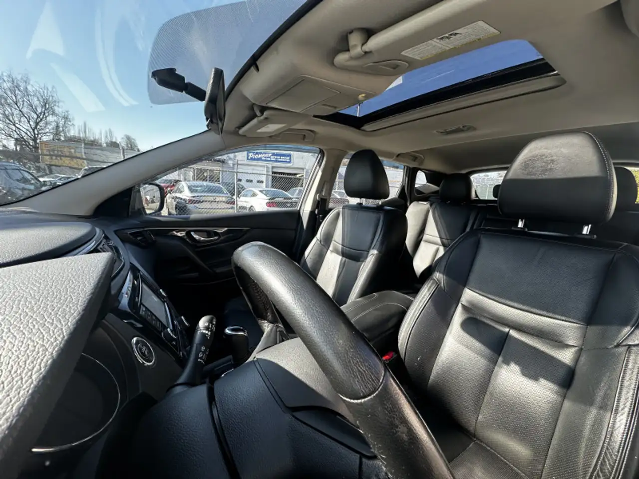 Nissan Qashqai снимка Nissan Qashqai