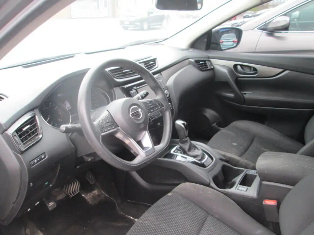 Nissan Qashqai снимка Nissan Qashqai