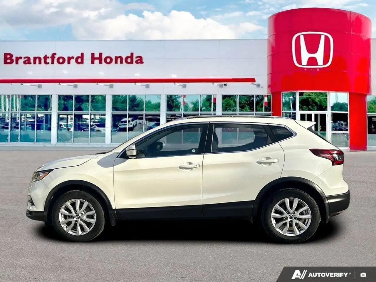 Nissan Qashqai снимка Nissan Qashqai