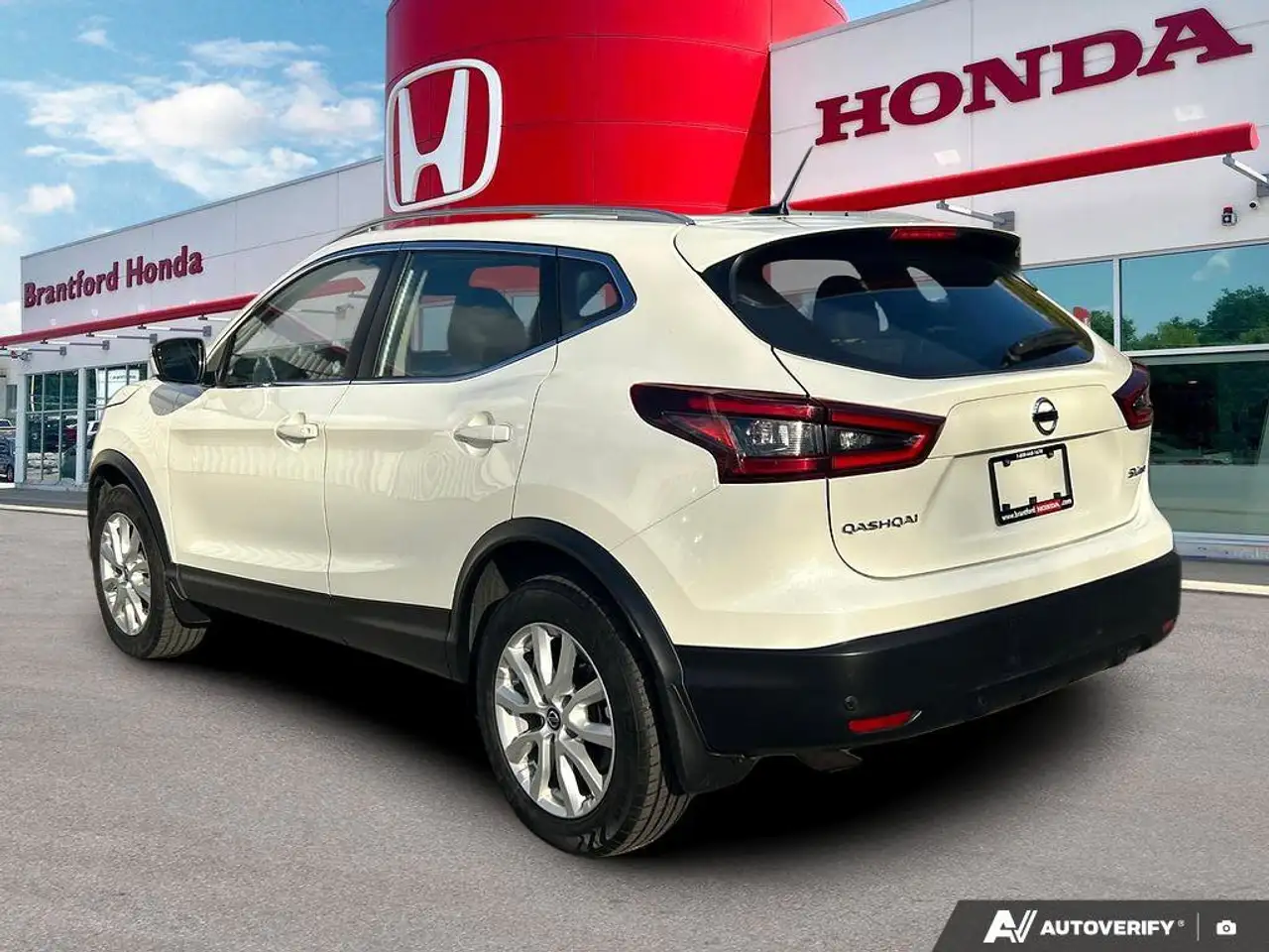 Nissan Qashqai снимка Nissan Qashqai