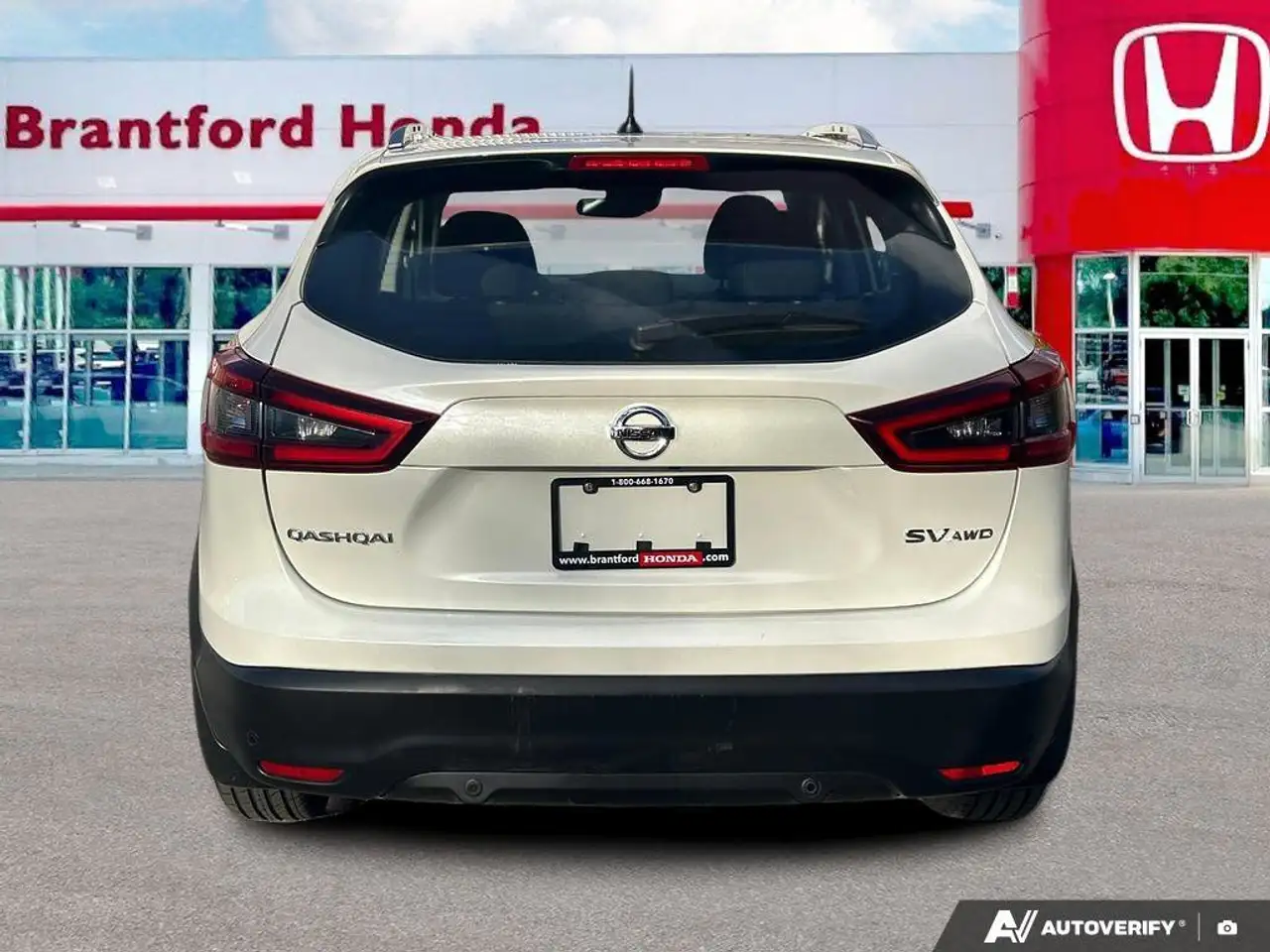 Nissan Qashqai снимка Nissan Qashqai