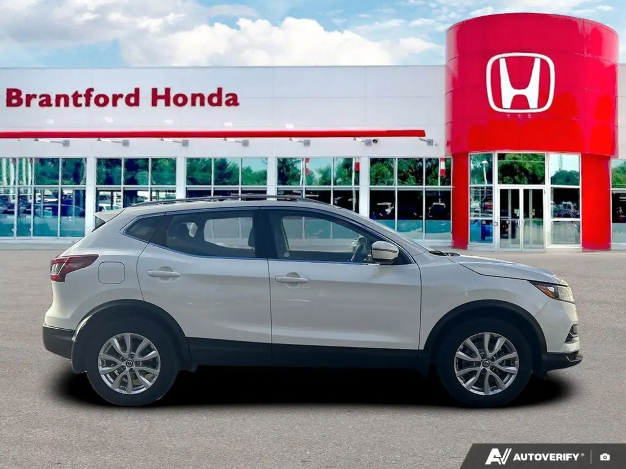 Nissan Qashqai снимка Nissan Qashqai
