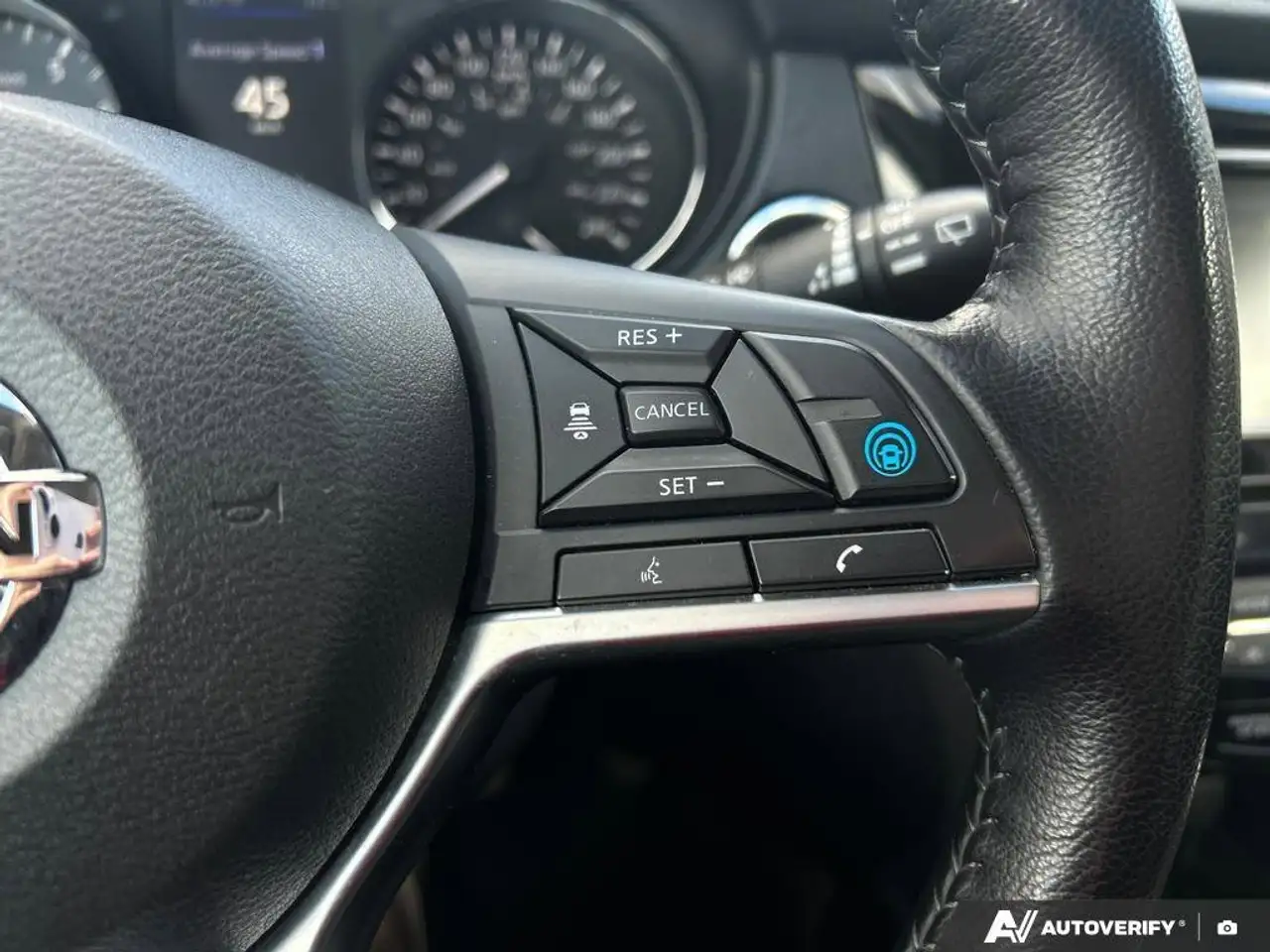 Nissan Qashqai снимка Nissan Qashqai