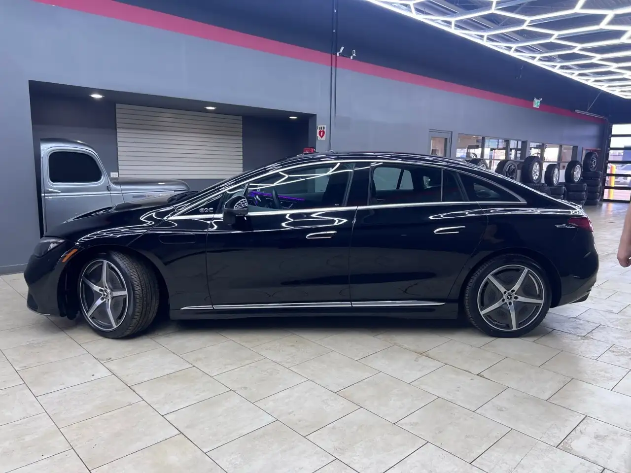 Mercedes-Benz EQE снимка Mercedes-Benz EQE