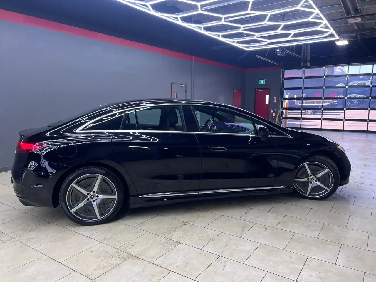 Mercedes-Benz EQE снимка Mercedes-Benz EQE