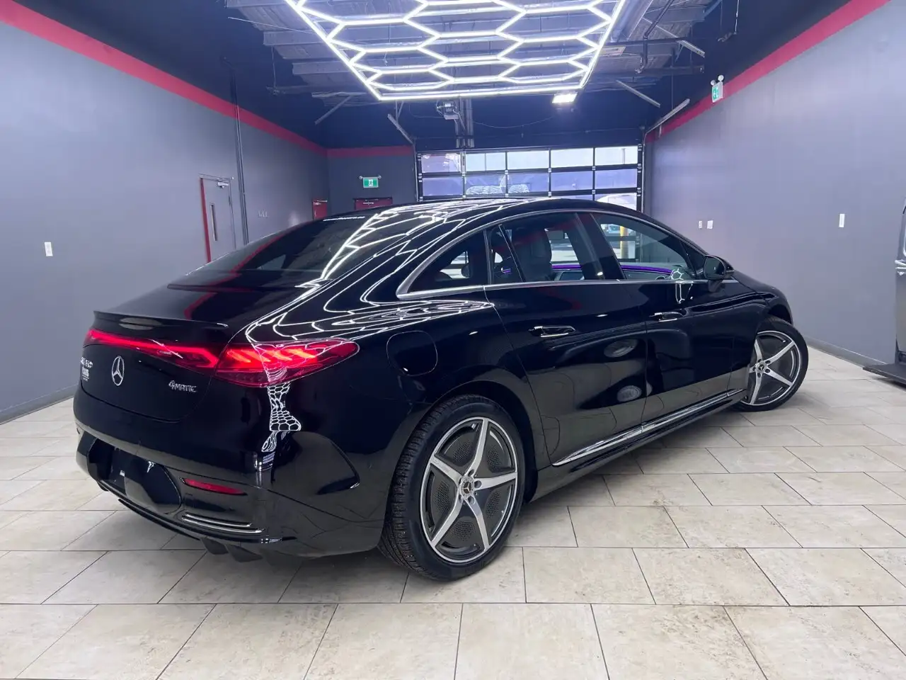 Mercedes-Benz EQE снимка Mercedes-Benz EQE