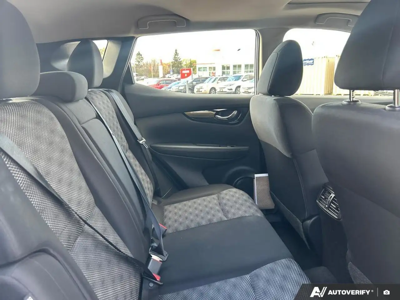 Nissan Qashqai снимка Nissan Qashqai