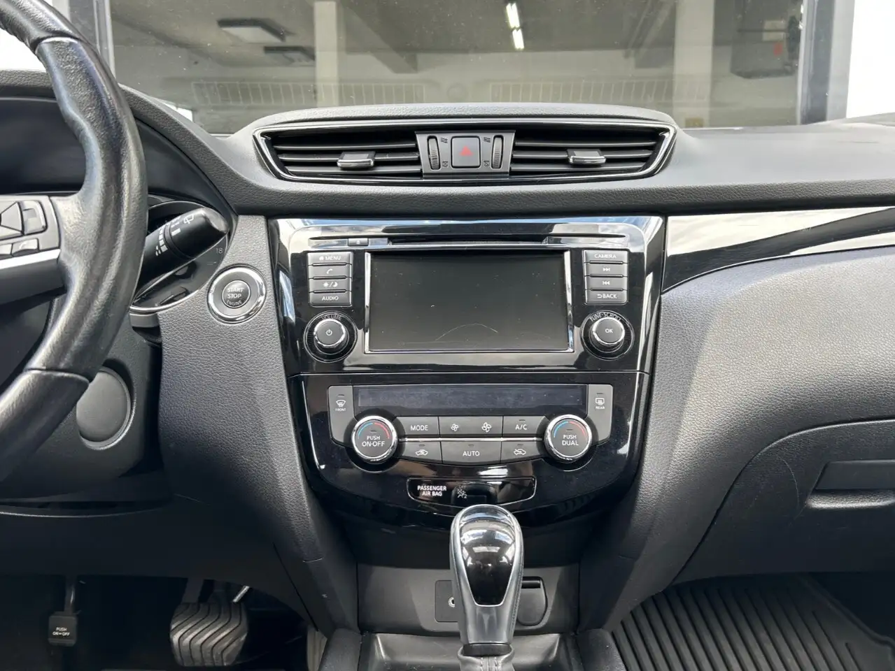 Nissan Qashqai photo Nissan Qashqai