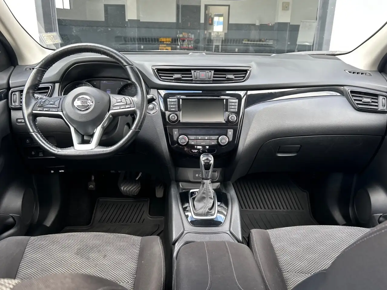 Nissan Qashqai photo Nissan Qashqai