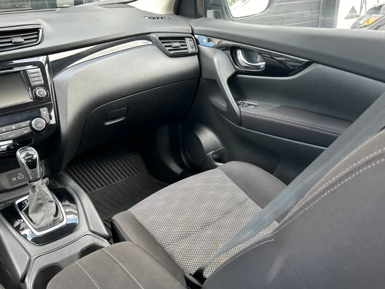 Nissan Qashqai photo Nissan Qashqai