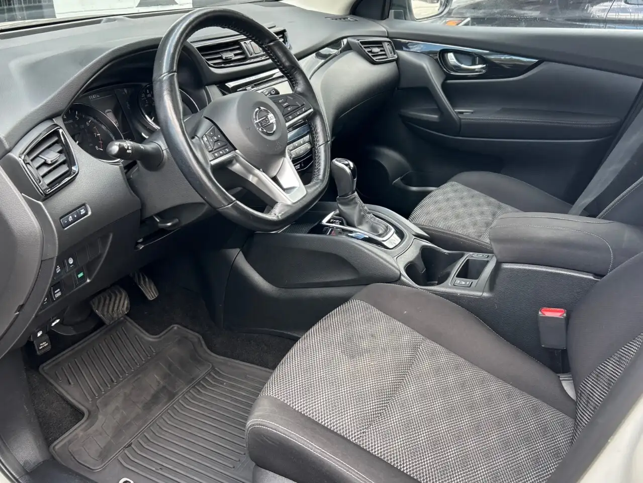 Nissan Qashqai photo Nissan Qashqai