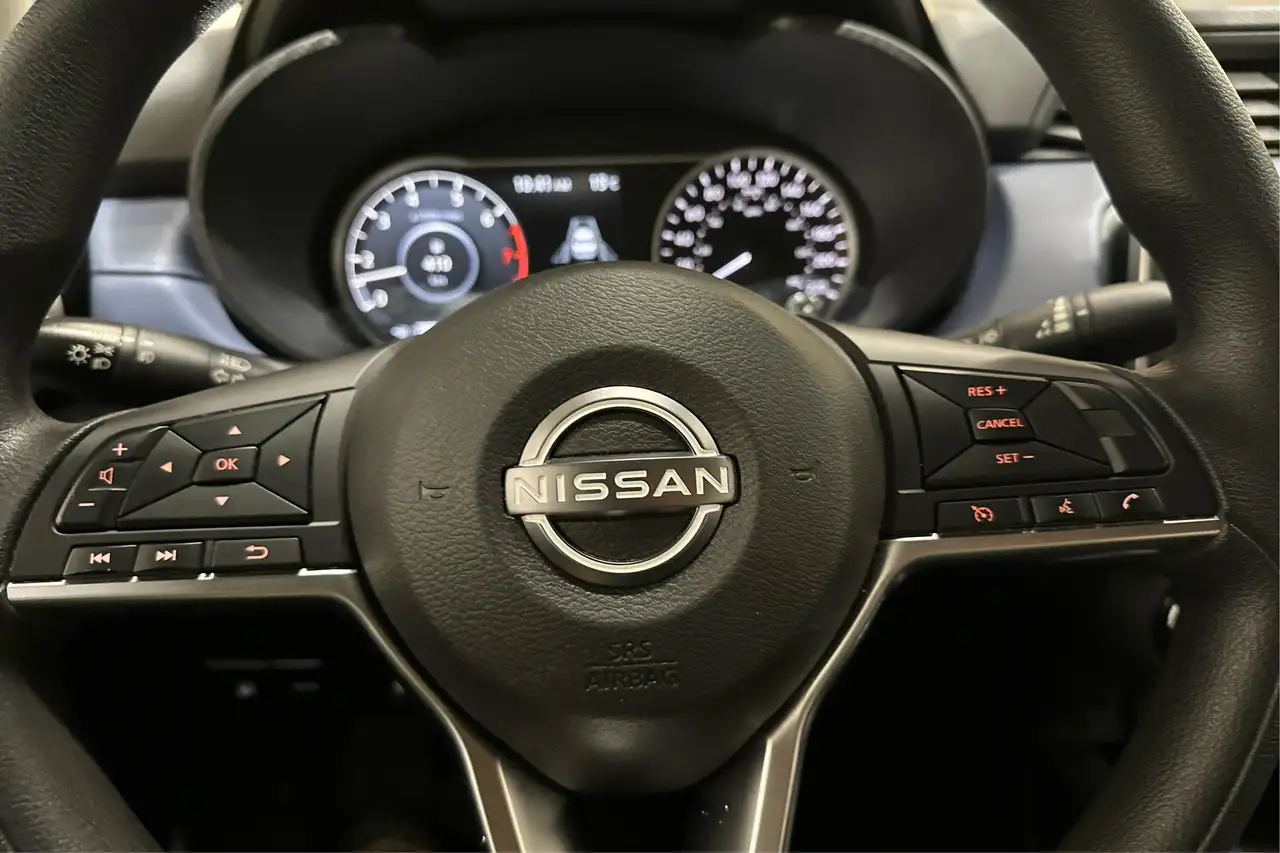 Nissan Versa снимка Nissan Versa