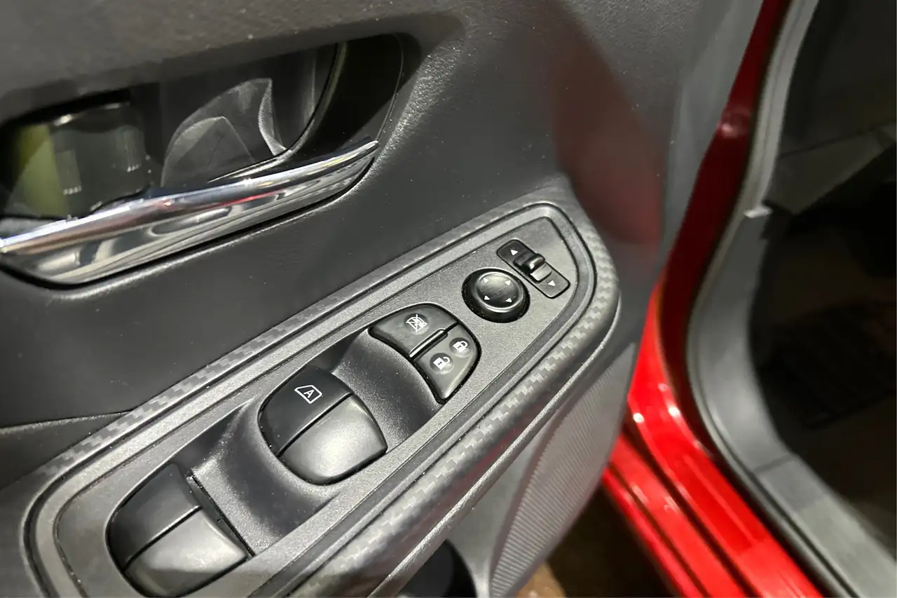 Nissan Versa снимка Nissan Versa