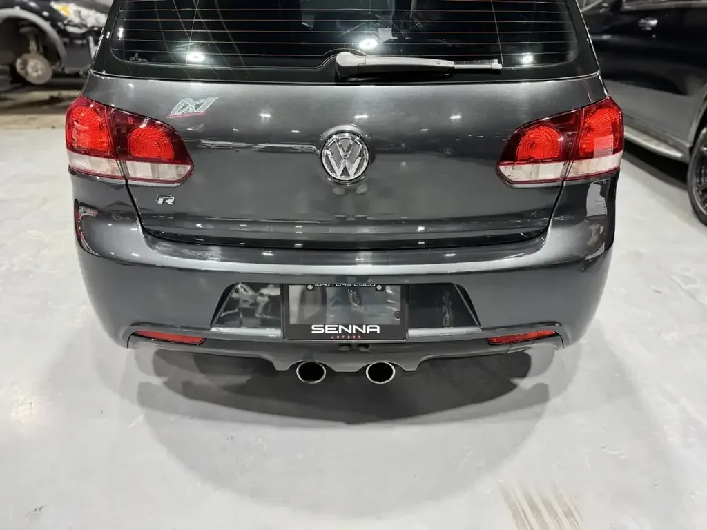 Volkswagen Golf R снимка Volkswagen Golf R