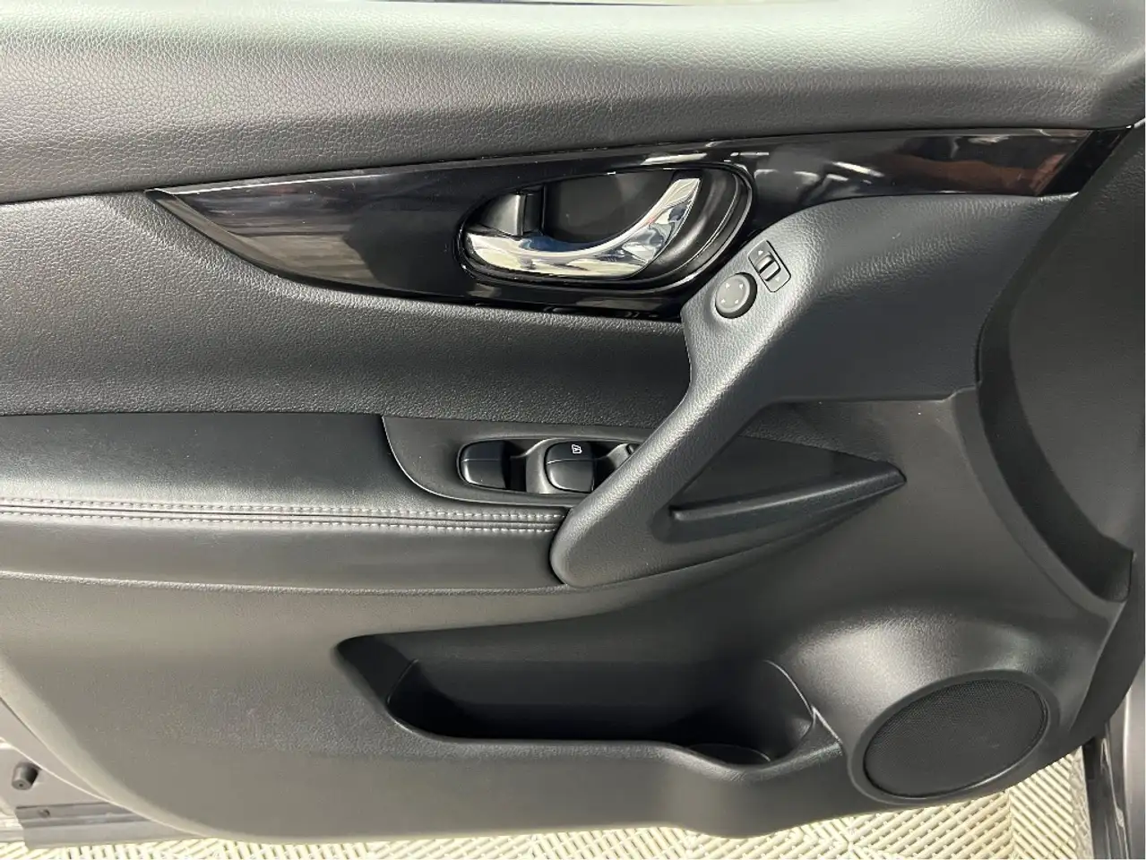 Nissan Qashqai снимка Nissan Qashqai