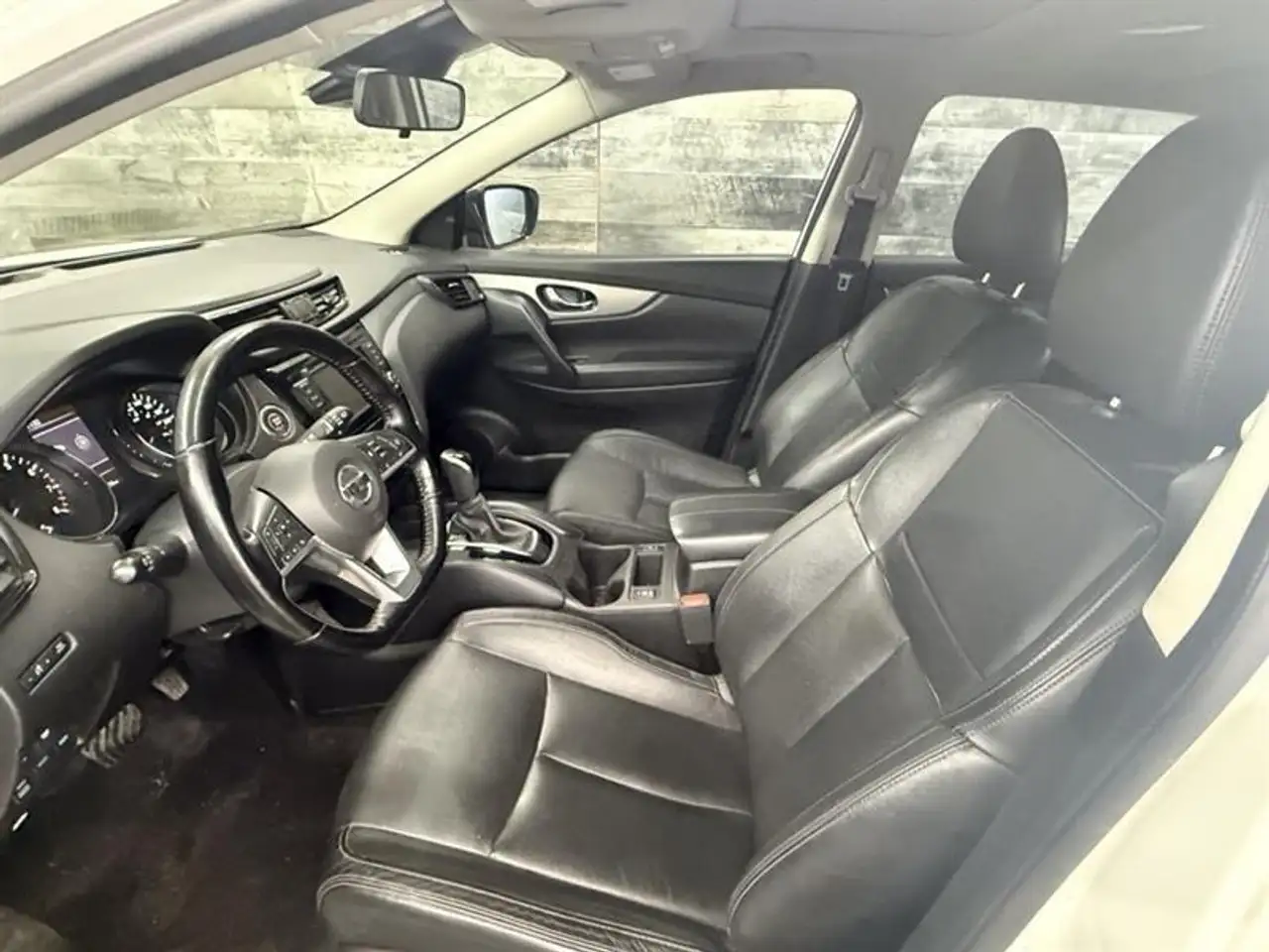 Nissan Qashqai снимка Nissan Qashqai