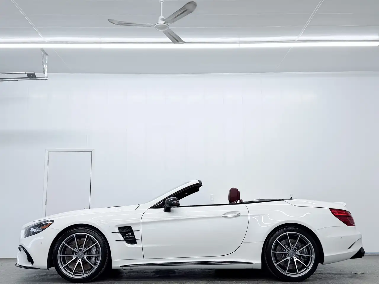 Mercedes-Benz SL снимка Mercedes-Benz SL