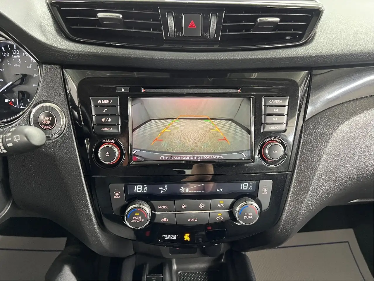 Nissan Qashqai снимка Nissan Qashqai