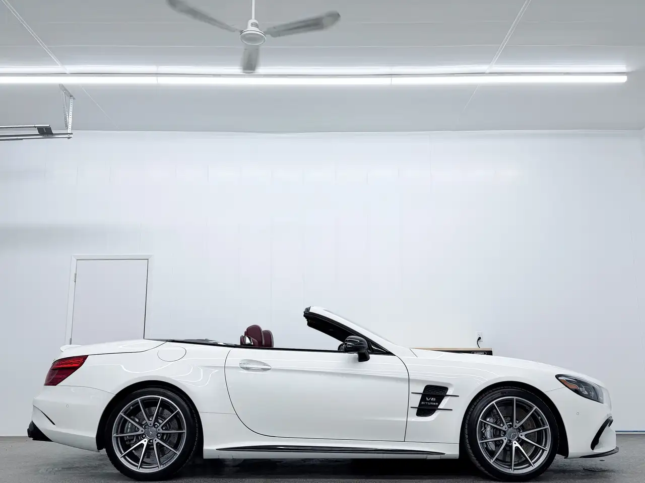 Mercedes-Benz SL снимка Mercedes-Benz SL
