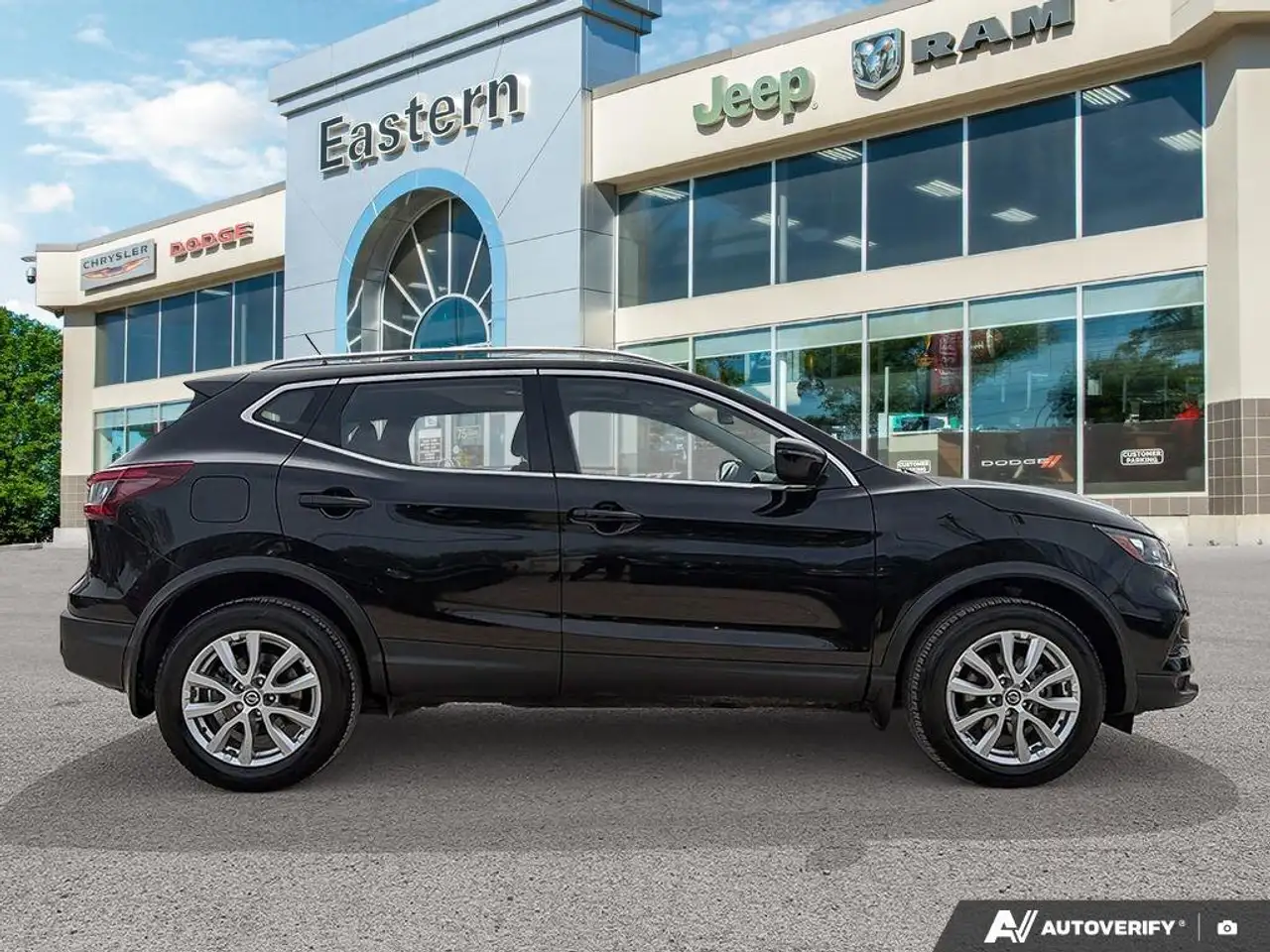 Nissan Qashqai photo Nissan Qashqai