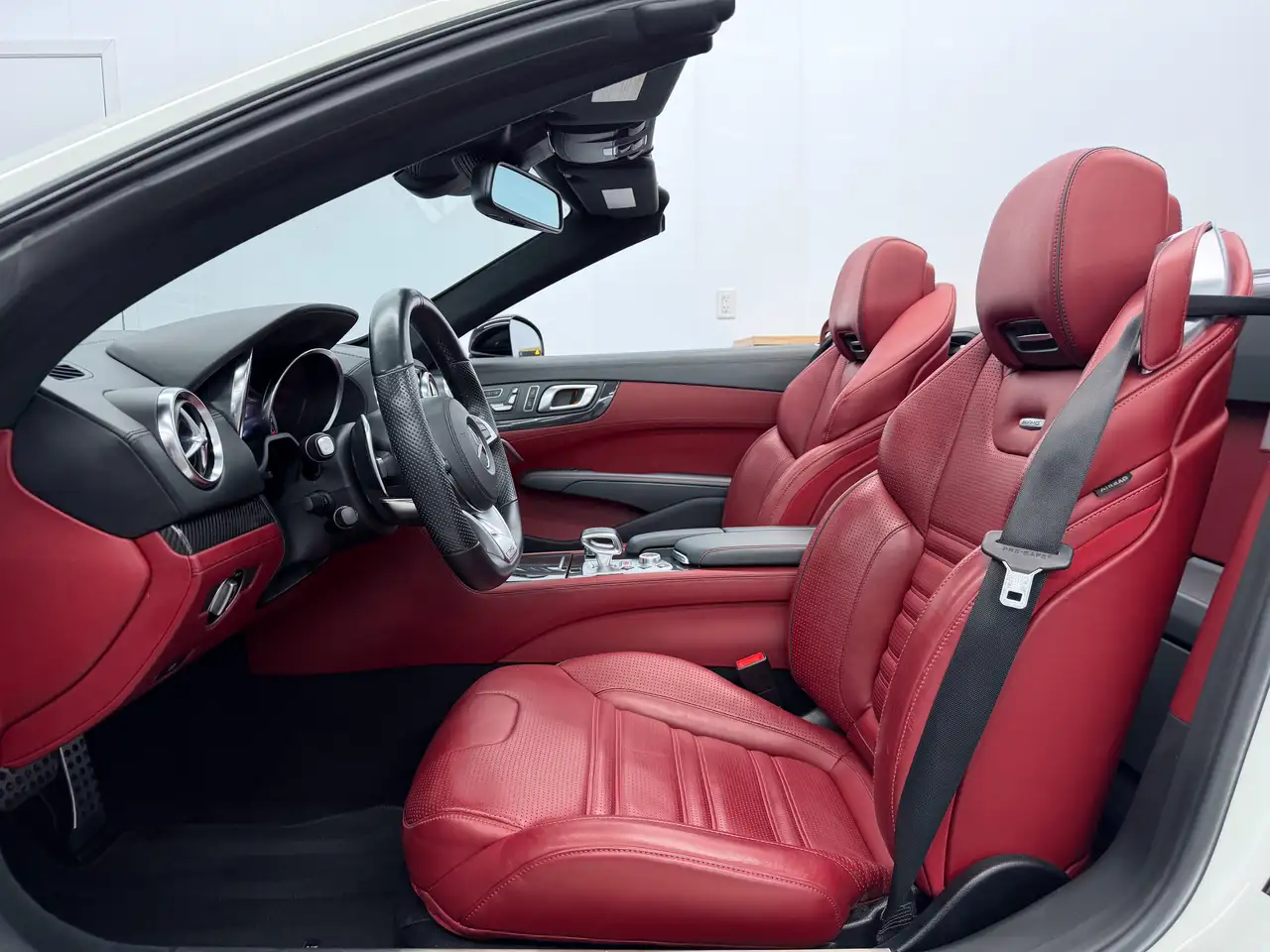 Mercedes-Benz SL снимка Mercedes-Benz SL