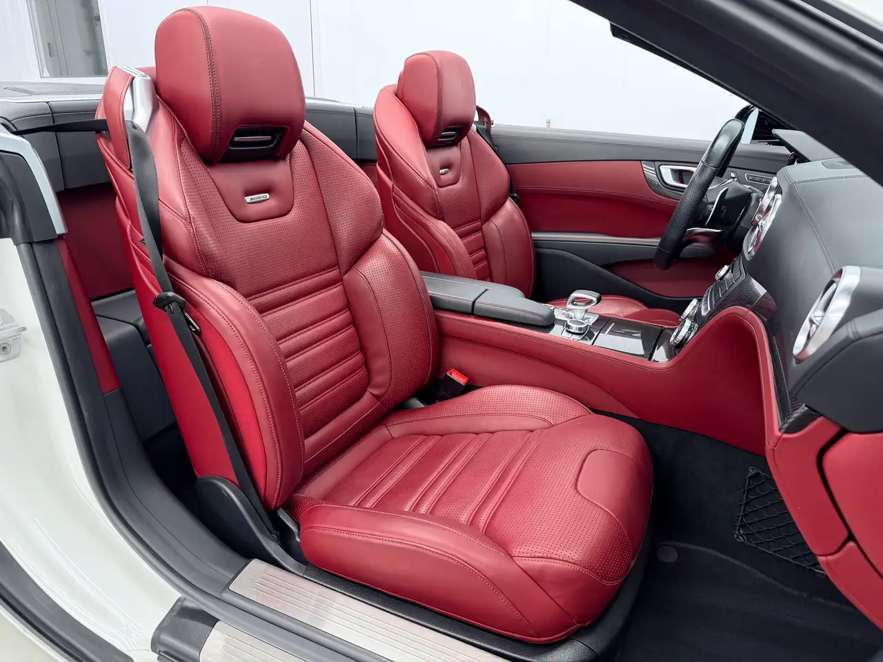 Mercedes-Benz SL снимка Mercedes-Benz SL