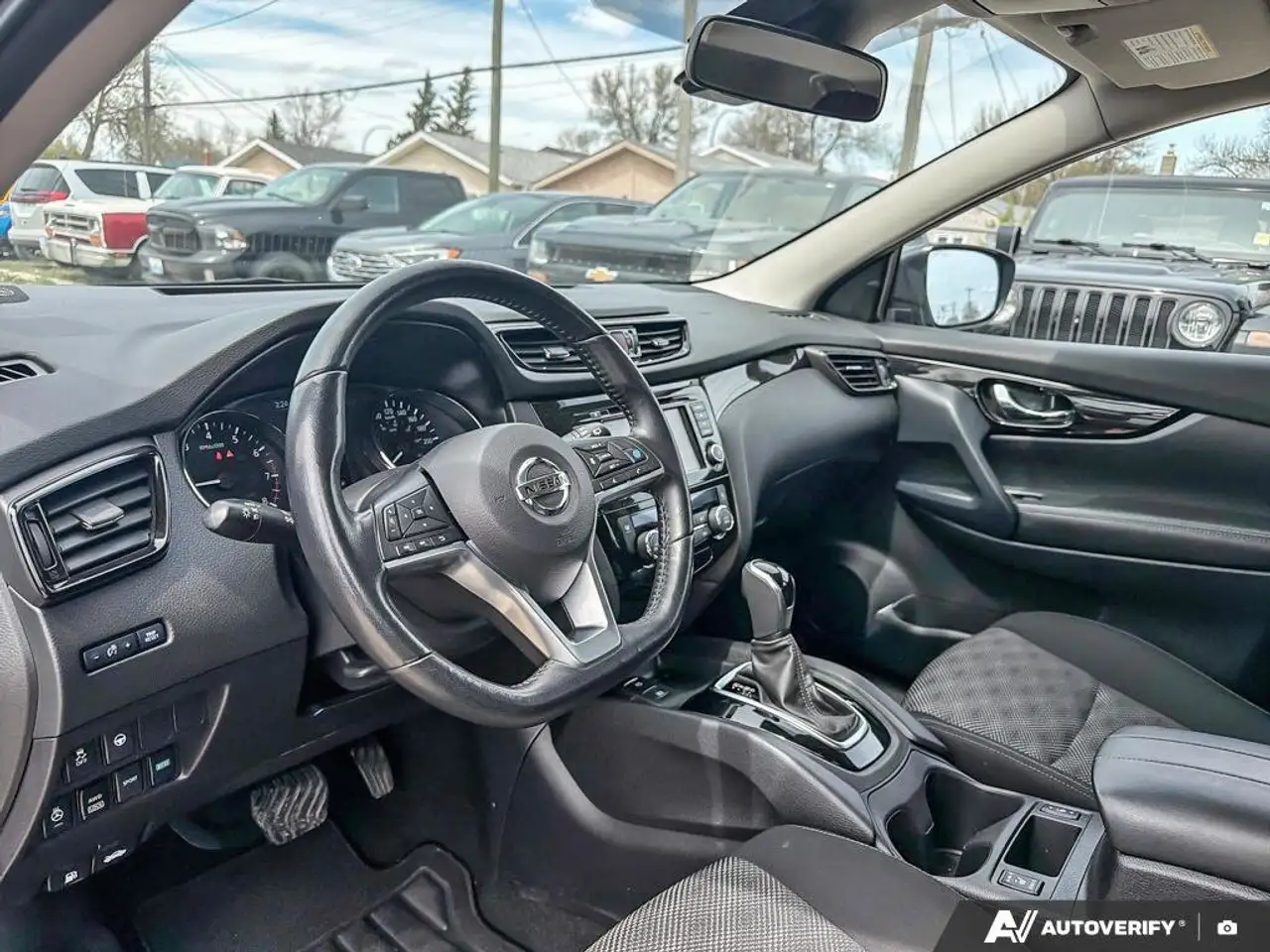 Nissan Qashqai photo Nissan Qashqai
