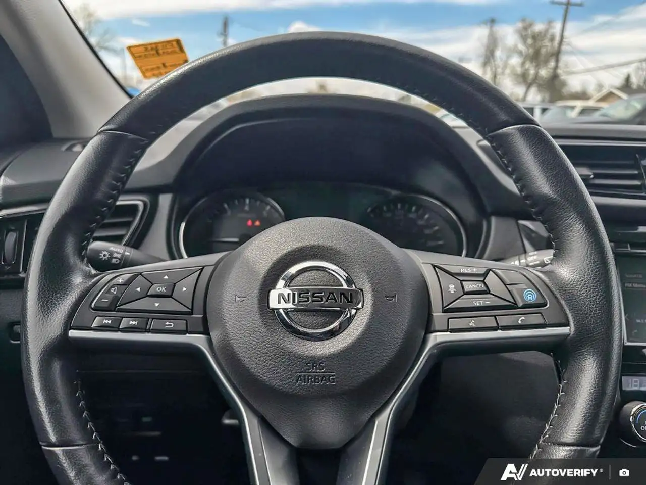 Nissan Qashqai photo Nissan Qashqai