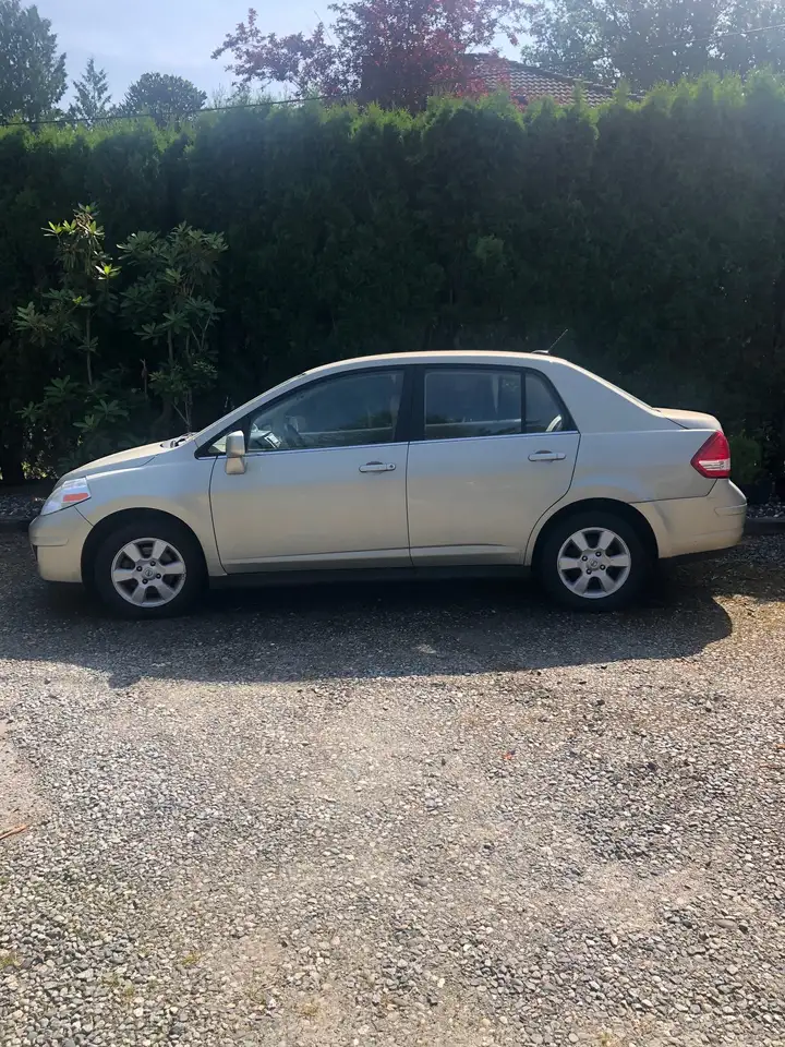 Nissan Versa photo Nissan Versa