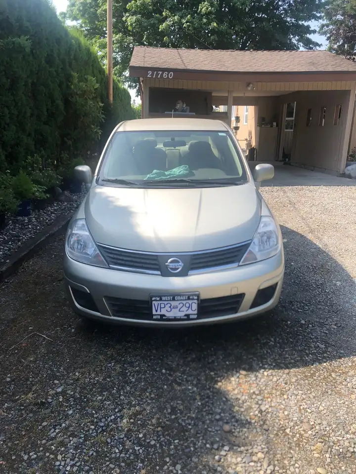 Nissan Versa photo Nissan Versa