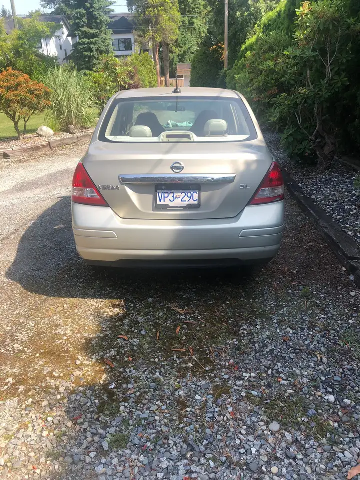 Nissan Versa photo Nissan Versa