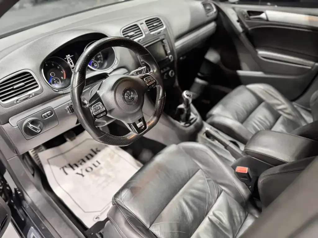 Volkswagen Golf R снимка Volkswagen Golf R
