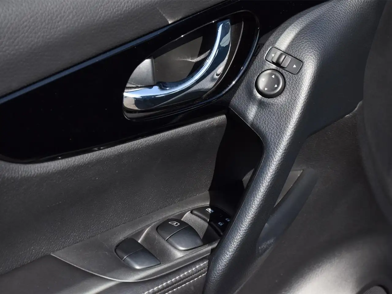Nissan Qashqai снимка Nissan Qashqai